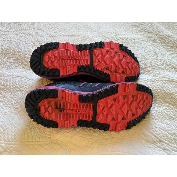 Brooks Cascadia women’s trail running shoes sneakers US 10 $140 UK 8 pink purple - Picture 8 of 10